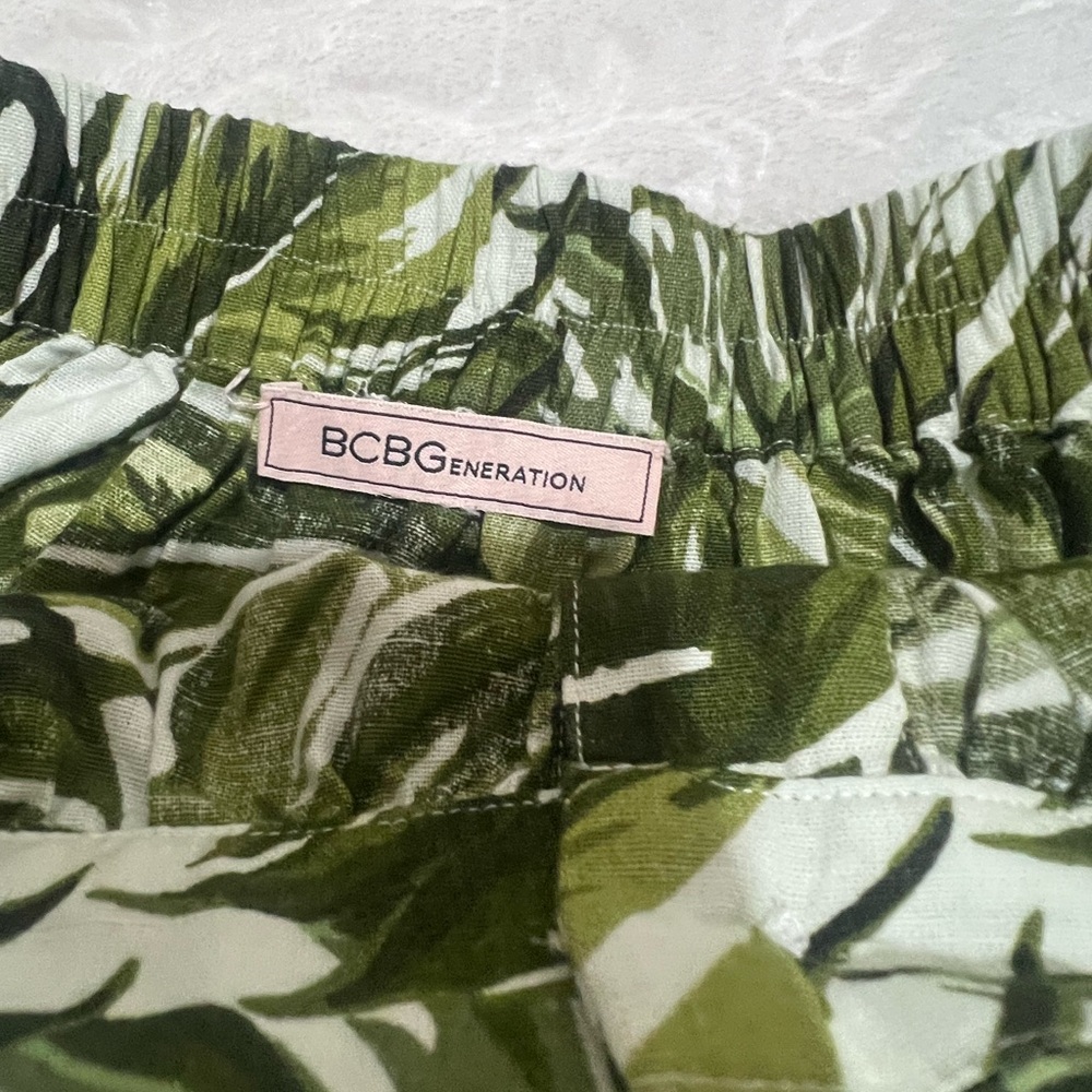 BCBGeneration Green Leaf Print A-Line Skirt - Picture 4 of 6